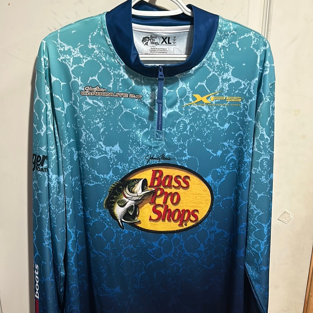 Bass Pro Shop fishing pullover XL